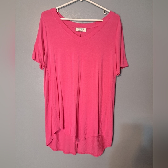 Zenana Outfitters Tops - 🌈Zenana top. Size M. Hot pink color
